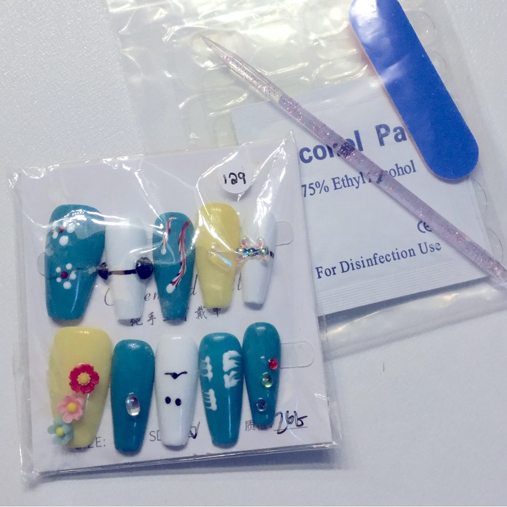 Brand New Hand Made Press on Nails # 129